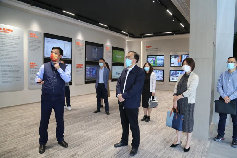 区政协开展“推进绿色低碳产业发展”主席会议协商课题调研活动