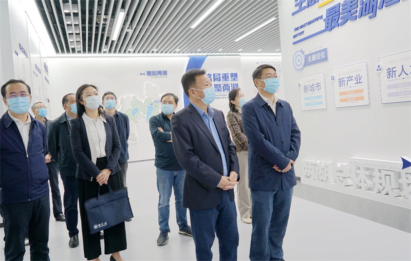 推进“两湖”创新区交通枢纽建设！区政协围绕常委会协商课题开展调研座谈