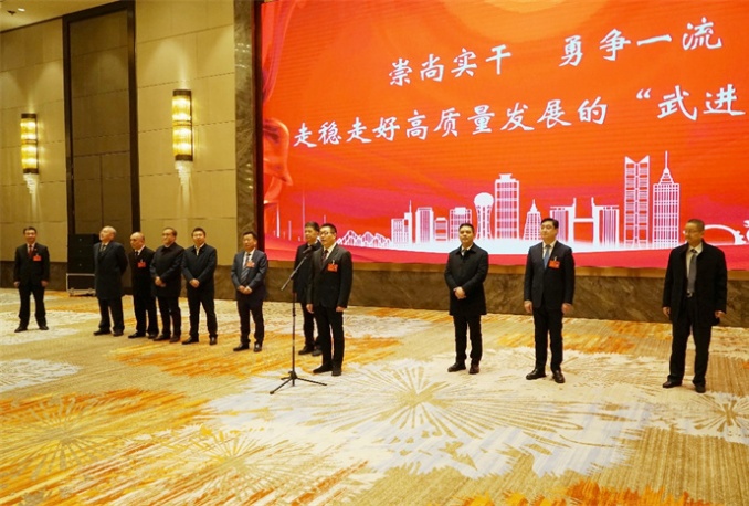 区领导亲切看望政协委员