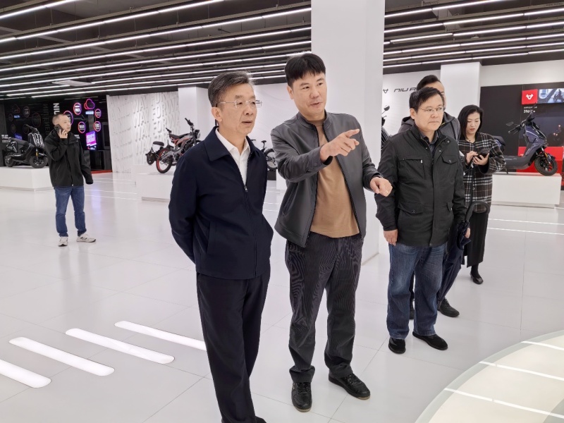 区政协开展“瞄准AI终端产品方向，引进和培育大企业集团”区内调研活动
